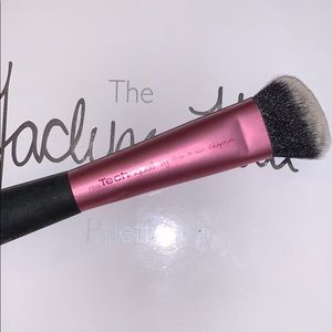 Real techniques sculpting brush